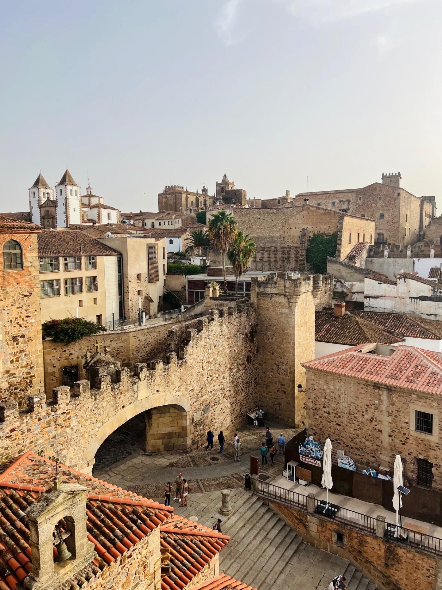 Vieille ville hauteur caceres