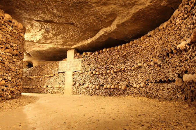 Visite avec billet coupe file dans les catacombes de paris in paris 147943